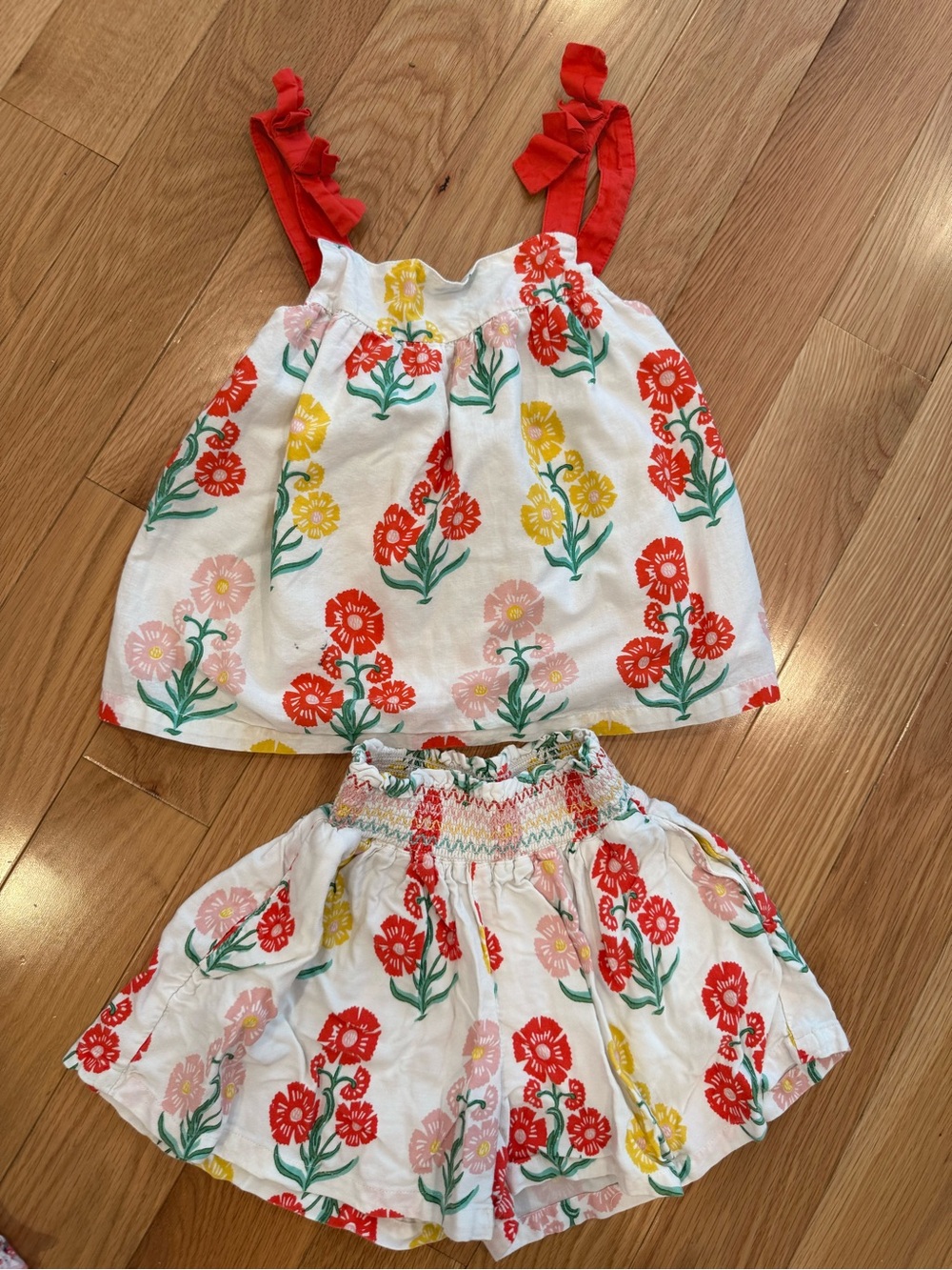Mini Boden flower tank and short set. Size 4/5